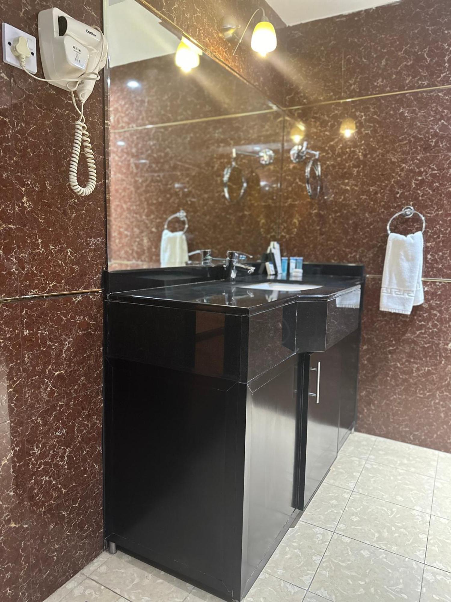 מוסקט Caesar Hotel מראה חיצוני תמונה